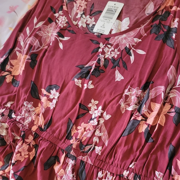 Torrid Red Floral Challis Babydoll Hi-Lo Tank Top - Picture 8 of 9